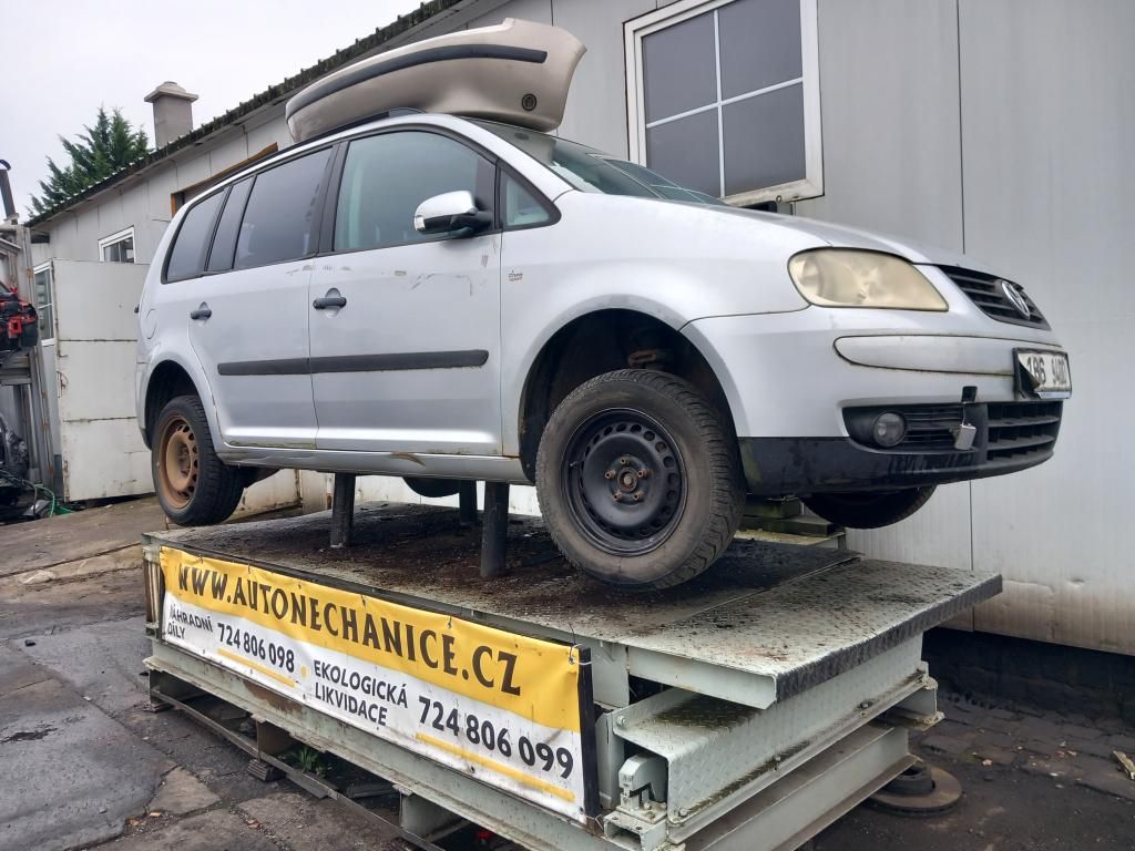 Volkswagen Touran 1.6 Fsi BAG, 2003